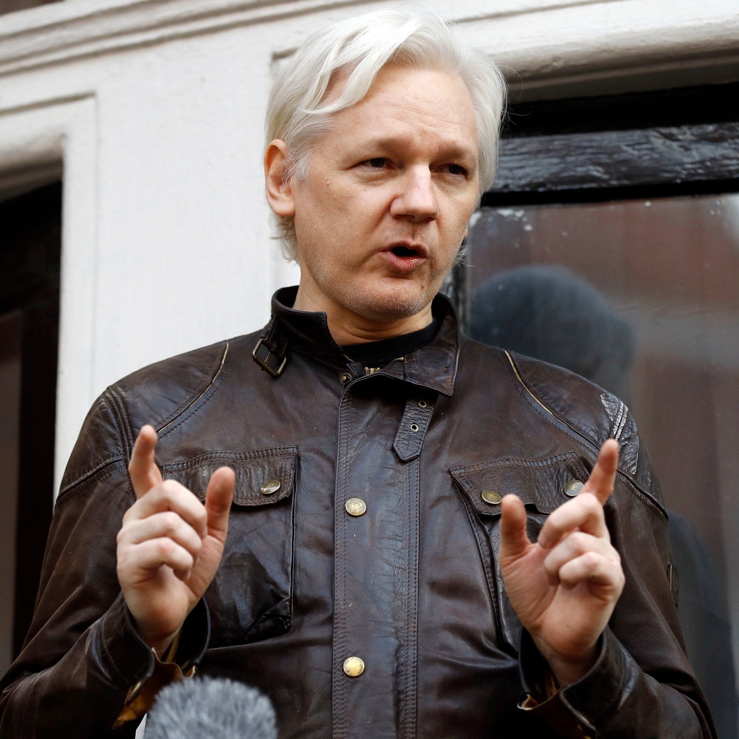 Gericht segnet ab WikiLeaks Gründer Julian Assange ist frei NEWSZONE