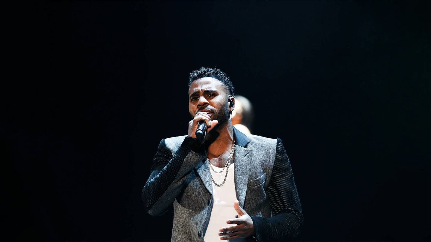 Jason Derulo singt