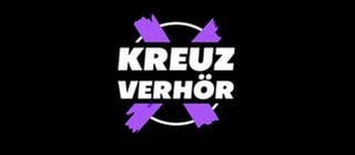 Das Logo des Formats "Kreuzverhör" zur Bundestagswahl 2025. Ein weißer Kreis auf schwarzem Hintergrund. Darauf ein violettes X und einen weißer Schriftzug "Kreuzverhör".