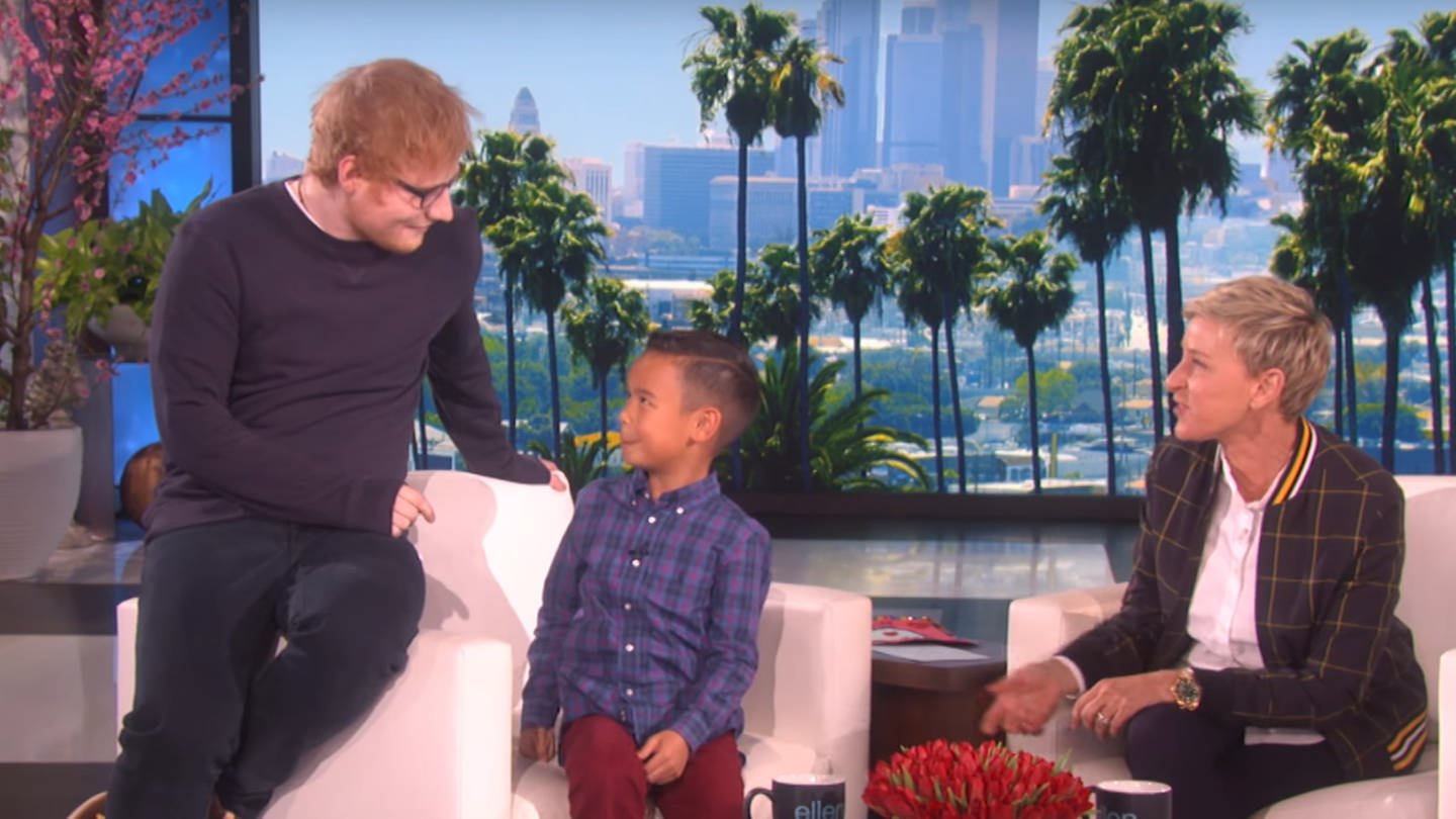 Ed Sheeran überrascht bei Ellen DeGeneres einen 8-jährigen, süßen Jungen