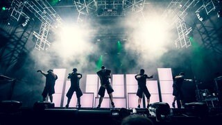 Deichkind beim Openair Frauenfeld 2015