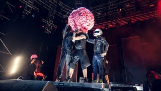 Deichkind beim Openair Frauenfeld 2015