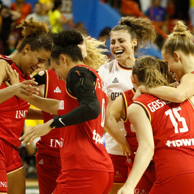 Basketball Frauennationalmannschaft spielt bei Olympia! NEWSZONE