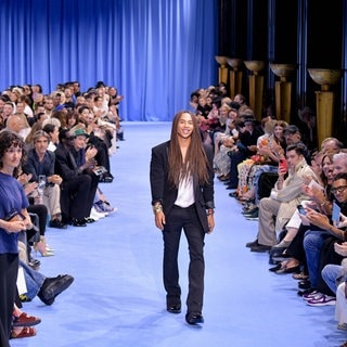 Kurz vor der Paris Fashion Week wurden Teile der Balmain-Kollektion geklaut. Die Diebe wurden jetzt verurteilt.