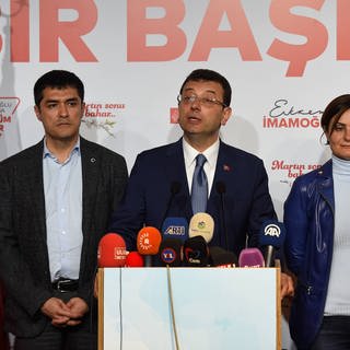 Ekrem Imamoğlu nach den Kommunalwahlen in der Türkei in Istanbul