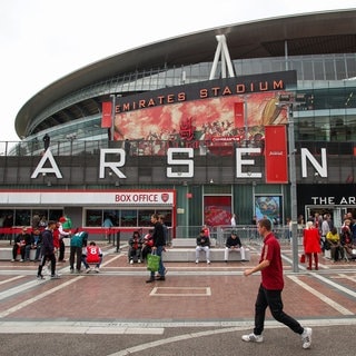 Unter anderem Bayern spielt heute Abend im Emirates Staium gegen Arsenal. Die Behörden nehmen die Drohung des IS ernst, sehen sich aber vorbereitet.