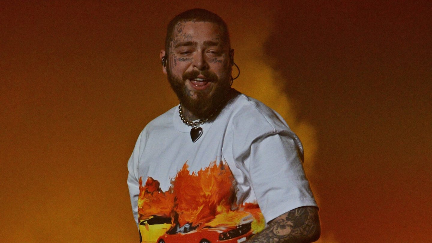 Post Malone performt beim Formel 1 Miami Grand Prix.