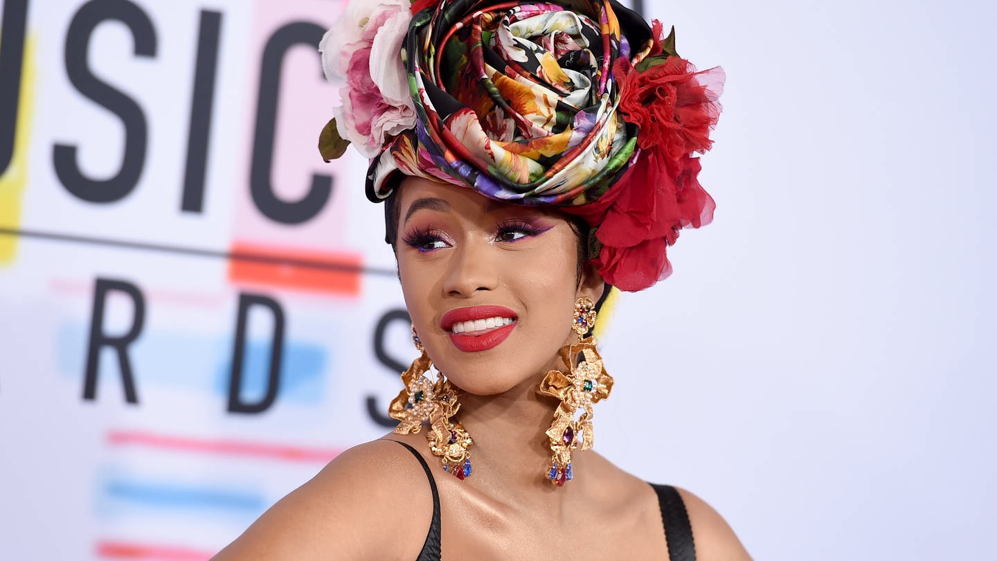 Die Musikerin Cardi B kommt zur Verleihung der American Music Awards 2018 im Microsoft Theater.