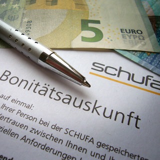 Symbolfoto Wirtschaftsauskunftei Schufa,Bonitaetspruefung,Bonitaet,Berechnung der Kreditwuerdigkeit,Finazierung,Kredit,Auskunft,Pruefung,Bonitaetsbewertung,Formular,Anfrage.