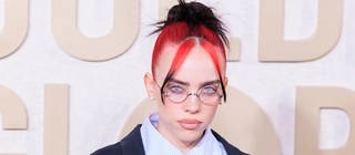 Billie Eilish kommt zur 81. Golden Globe-Verleihung im Beverly Hilton. 