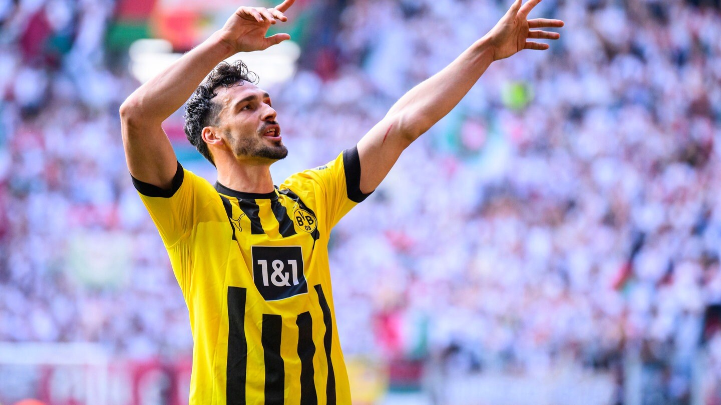 Dortmunds Mats Hummels jubelt nach dem Spiel. Der BVB-Verteidiger hat seinen Vertrag um ein Jahr verlängert.