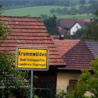 In der Region Göppingen wurden innerhalb von elf Tagen mindestens 19(!) Ortsschilder geklaut. Darunter auch das Ortsschild der Gemeinde Krummwälden.