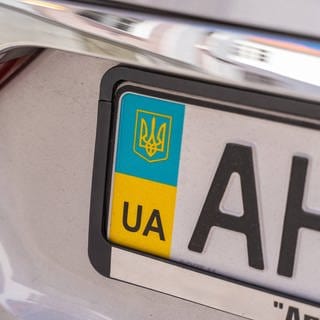 Autos mit ukrainischen Kennzeichen
