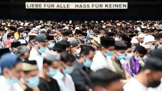 Ahmadiyya Gemeinschaft Bewegung jährliche Versammlung Stuttgart 2023 Jalsa Salana muslimisch Islam