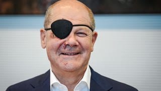 Kanzler Olaf Scholz nach Unfall mit Augenklappe