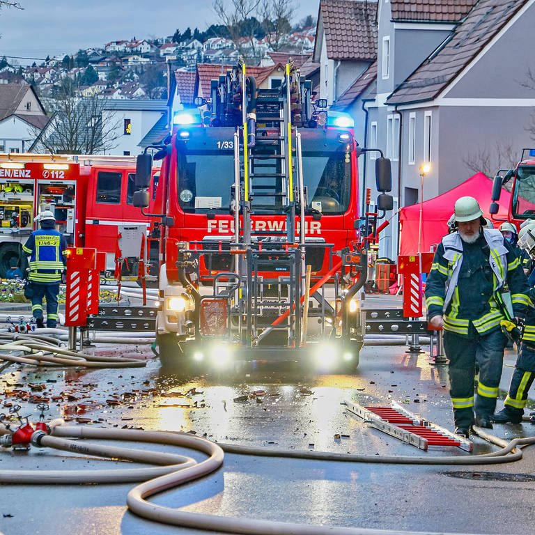 Brand in Ludwigshafen, Feuerwehr im Einsatz