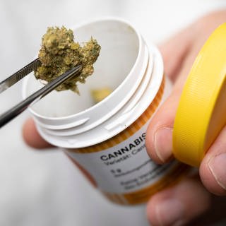 Ein Arzt aus Weinheim hat medizinisches Cannabis ohne Grund verschrieben