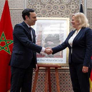 Innenministerin Nancy Faeser zu Besuch bei einem Minister in Marokkos Hauptstadt Rabat. Ziel ist eine Abkommen zur Migration.