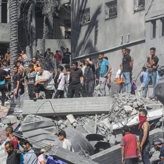 Zerstörung, Tote und Verletzte im Gazastreifen nach einem Raketenangriff von Israel.