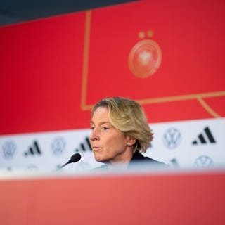 Der DFB hat den Vertrag mit Trainerin Martina Voss-Tecklenburg aufgelöst.