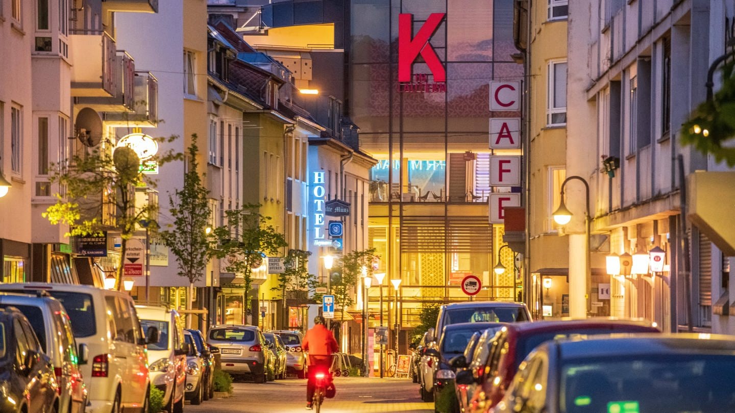 Innenstadt von Kaiserslautern: In der Nähe des Einkaufszentrums Mall gab es eine Massenschlägerei. Es sind auch Schüsse gefallen.