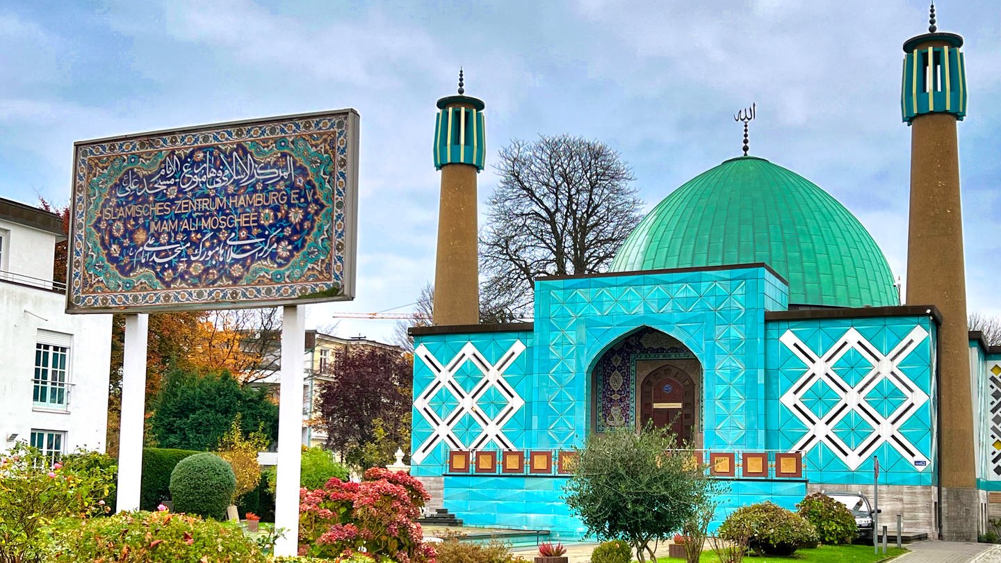 Moschee des Islamischen Zentrums in Hamburg - bundesweit gab es Razzien wegen dem Verdacht der Unterstützung von terroristischen Gruppen.