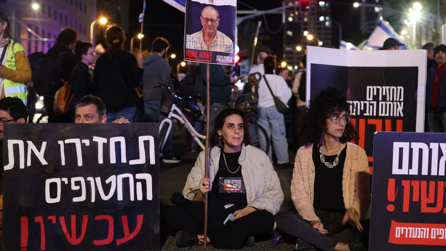 Protest Demonstration Tel Aviv Geiseln von israelischen Soldaten versehentlich getötet