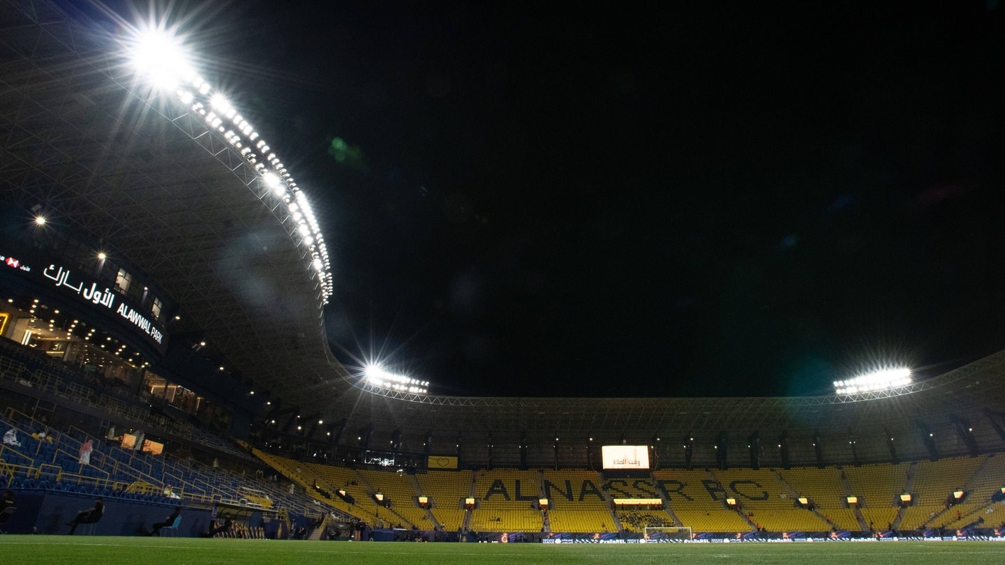 Der türkische Supercup in Saudi-Arabien wurde abgesagt! Eigentlich sollte der türkische Meister Galatasaray gegen Pokalsieger Fenerbahçe spielen.