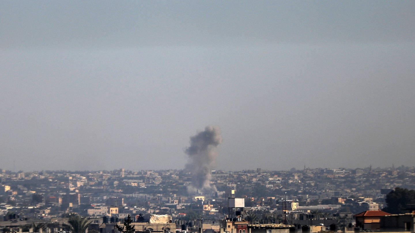 Smoke rises following an Israeli airstrike in the southern Gaza Strip city of Khan Younis, on Dec. 27, 2023. During the past 24 hours, 195 people were killed while 325 were injured and transported to hospitals due to Israeli attacks, said the Gaza Health Ministry.