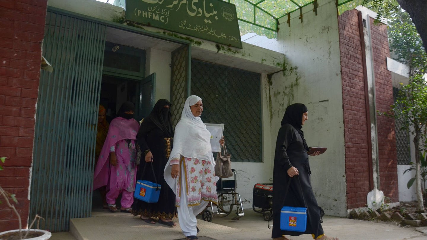 Polio Impfhelfende in Pakistan