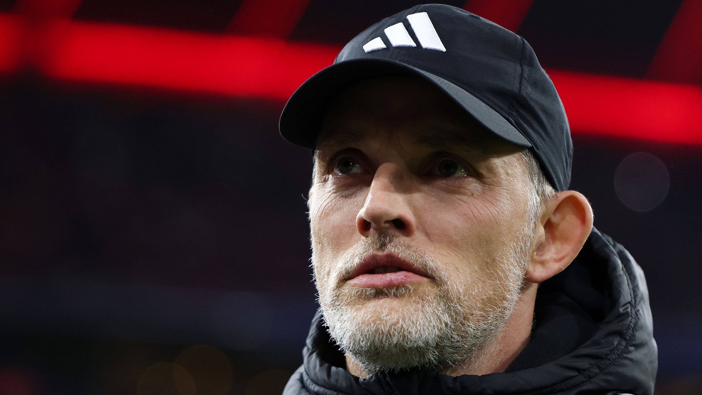 Thomas Tuchel bald in Spanien? Der Trainer vom FC Bayern München lässt mit seiner Aussage bei einem Fanclub-Treffen aufhorchen.