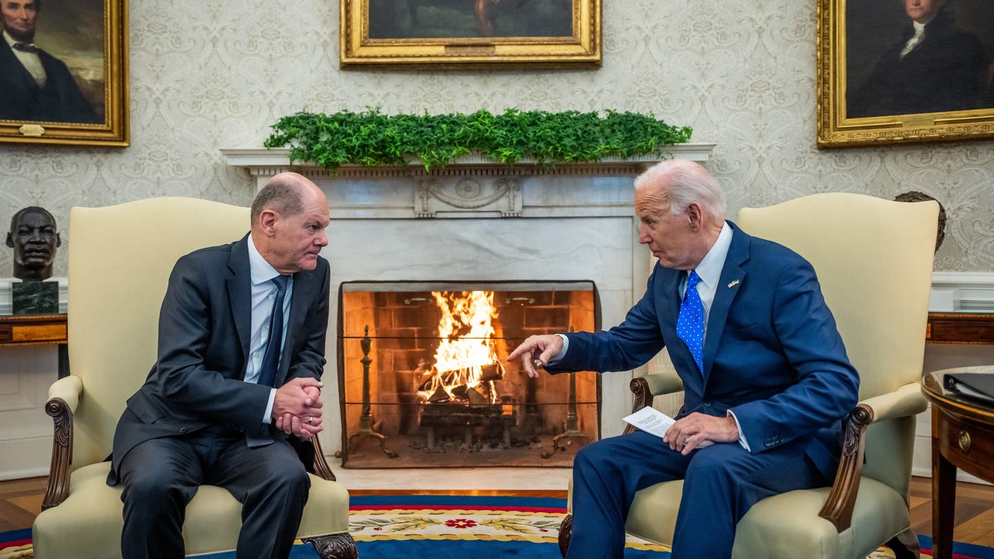 Joe Biden und Olaf Scholz im Gespräch