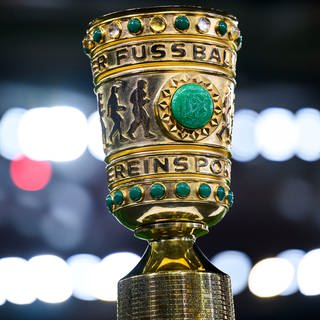 Bundesliga-Tabellenführer Leverkusen spielt im Halbfinale das DFB-Pokal gegen Fortuna Düsseldorf. Fürs zweite Halbfinale fehlt noch ein Nachholspiel.