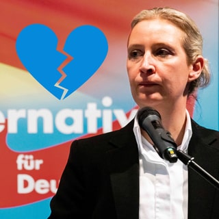 Alice Weidel schaut enttäuscht auf ein gebrochenes AfD-blaues Herz