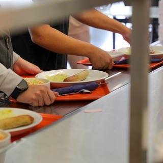 Mittagessen in der Schule: So kocht der Mensaverein an der JKG in Bottrop selbst