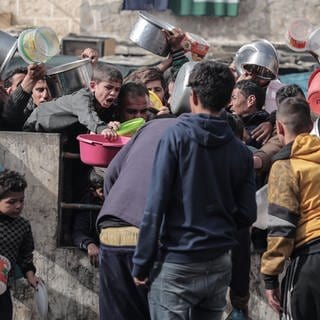 Hunderttausende Menschen sind durch Kämpfe im Norden des Gazastreifens eingeschlossen. Experten warnen jetzt vor einer Hungersnot. (Symbolbild)