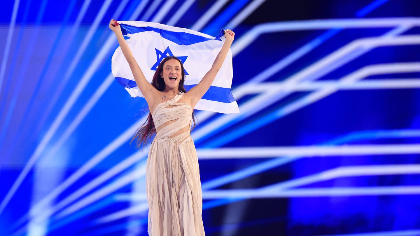 ESC 2024 in Malmö: Eden Golan, Sängerin aus Israel wird bei ihrem Auftritt ausgebuht