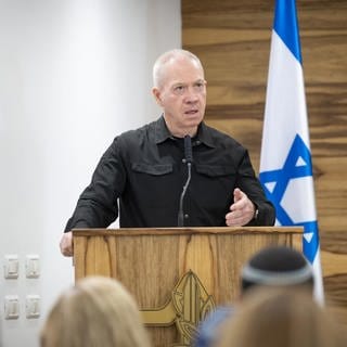 Joaw Galant, Verteidigungsminister von Israel, spricht auf der jährlichen Konferenz der Präsidenten im Hauptquartier des Verteidigungsministeriums. 