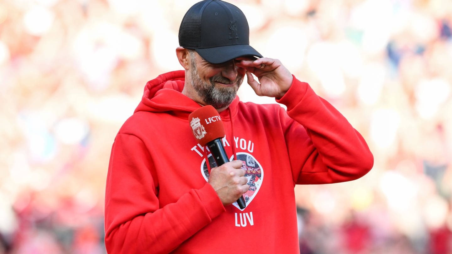 Jürgen Klopp hat sich als Trainer des FC Liverpool verabschiedet und Manchester City hat das Titelrennen in der Premier League für sich entschieden.