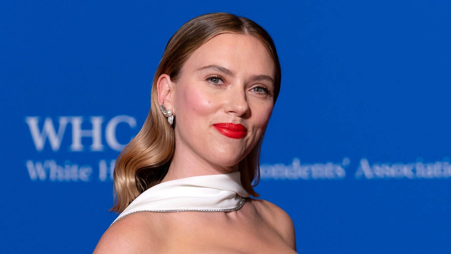 Die Schauspielerin Scarlett Johansson kommt zm jährlichen White House Correspondents' Association Dinner.