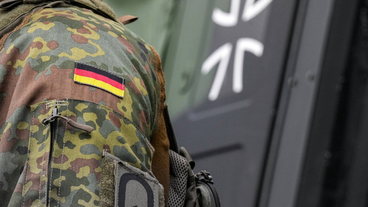 Die Bundeswehr braucht neue Soldaten. Eine Umfrage gibt Klarheit darüber, wie die Leute eine Rückkehr der Wehrpflicht fänden.
