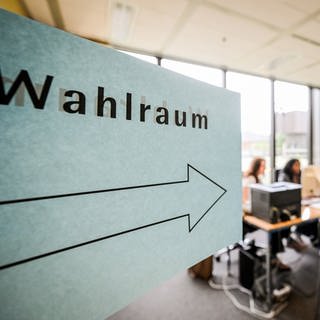 Wahllokal für die Europawahl 2024: Am 9. Juni wird das Europäische Parlament gewählt. 