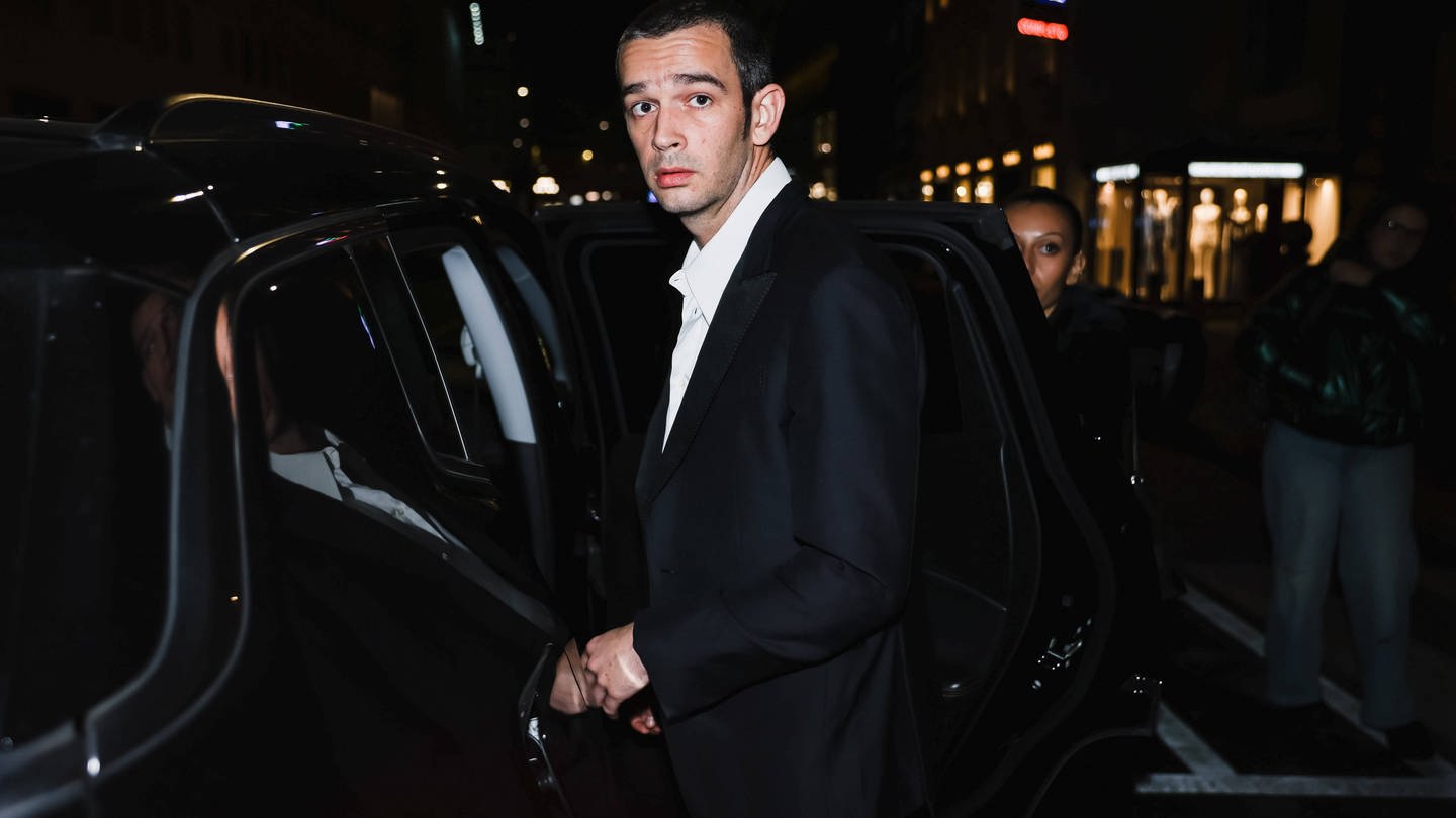 Taylor Swifts Exfreund Matty Healy soll verlobt sein - mit Model und Influencerin Gabbriette.