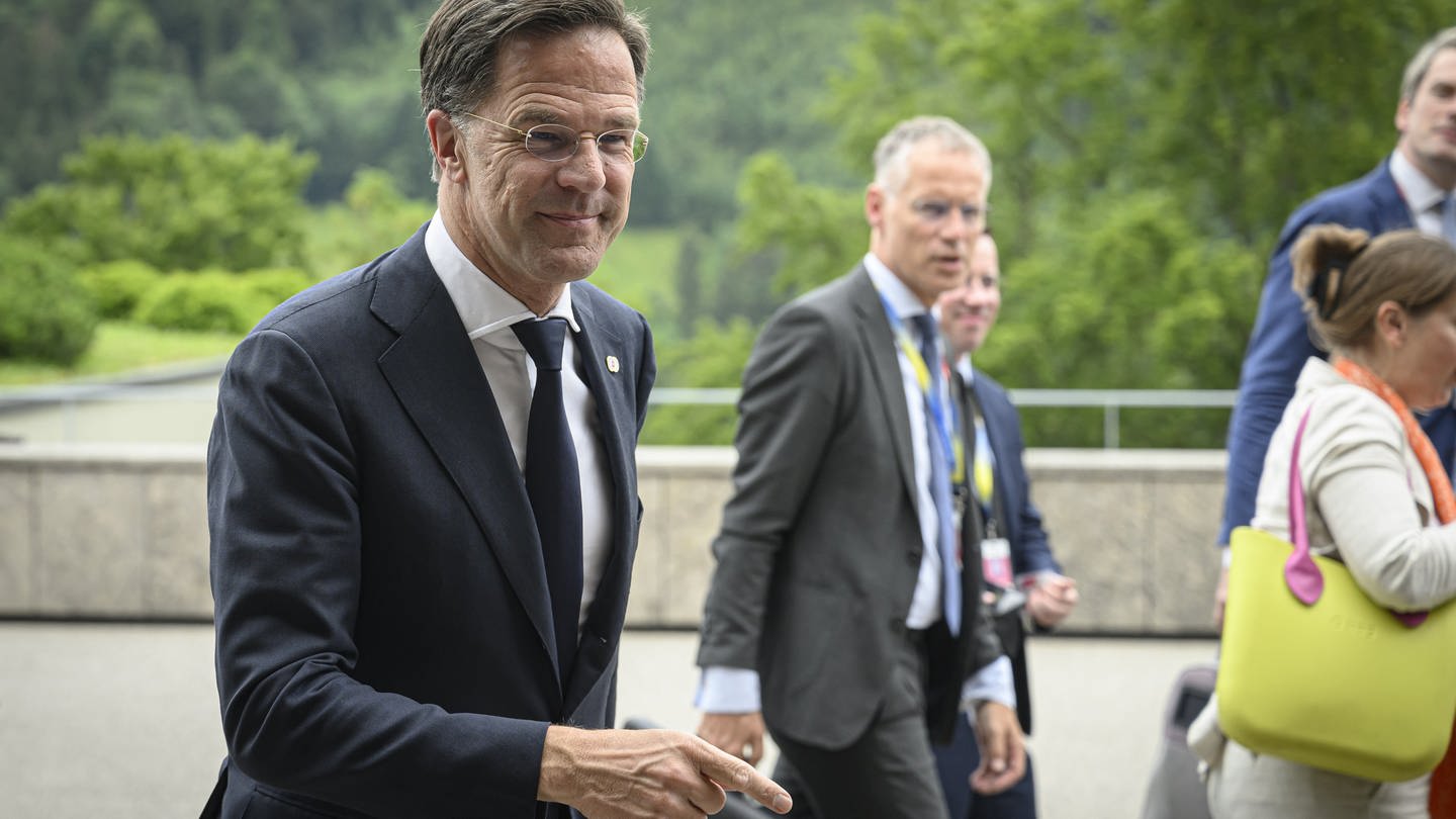 Der niederländische Ministerpräsident Mark Rutte trifft zum Gipfeltreffen zum Frieden in der Ukraine ein.