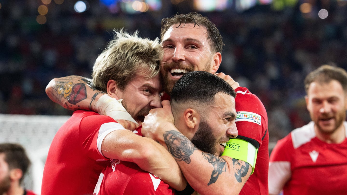 Georgien hat sich bei der EURO 2024 überraschend fürs Achtelfinale qualifiziert. Dort wartet jetzt Spanien als Gegner.