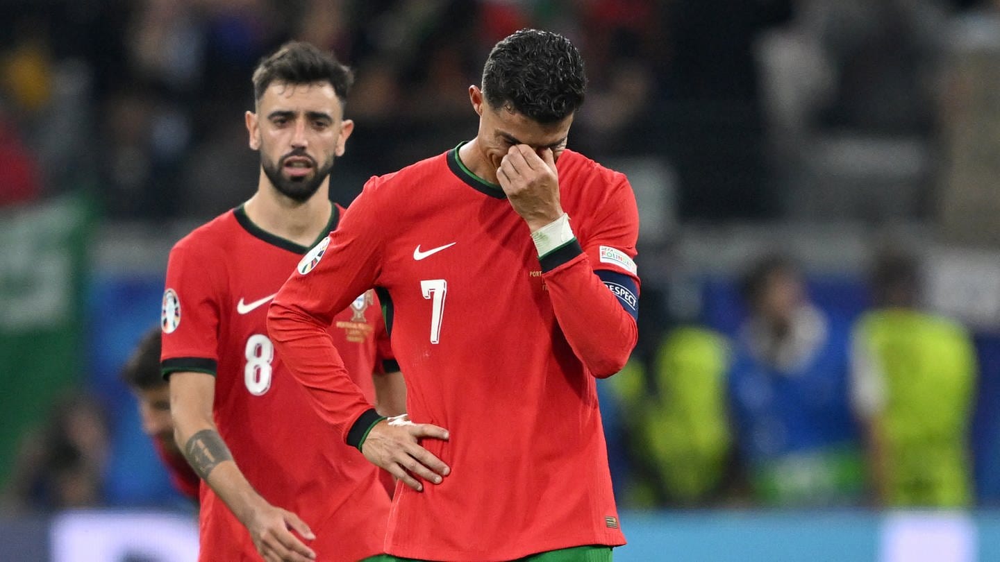 UEFA Euro 2024, EM, Portugal - Slowenien, Finalrunde, Achtelfinale, Frankfurt Arena, Portugals Cristiano Ronaldo ist nach seinem verschossenen Elfmeter enttäuscht.