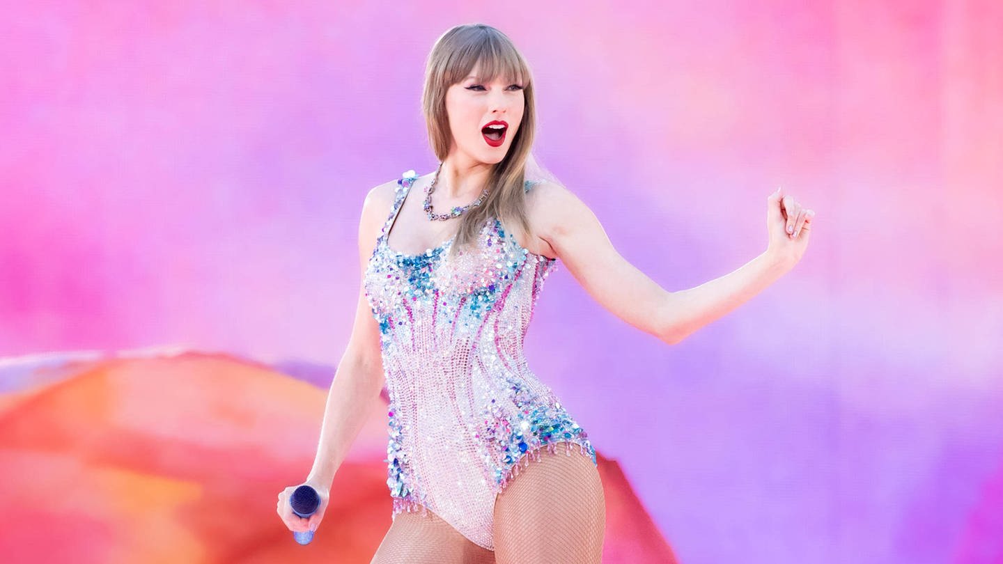 13. Juli 2024, Mailand, ITALIEN: Die US-Singer-Songwriterin Taylor Swift tritt während ihres Konzerts im Rahmen ihrer The Eras Tour im San Siro-Stadion in Mailand