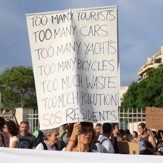 Mallorca: Einheimische bei einer Demonstration gegen den Massentourismus im Mai 2024.