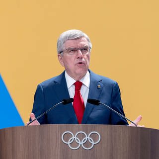 IOC-Präsident Thomas Bach spricht zu Beginn der 142. IOC-Session zu den Olympischen Sommerspielen 2024.
