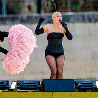 Olympia: Lady Gaga performte während der Eröffnungsfeier der Olympischen Spiele 2024 in Paris.